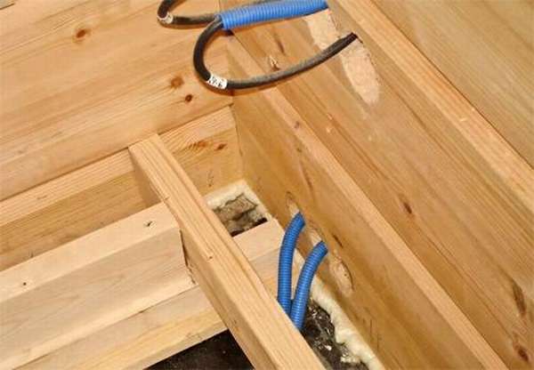 Электропроводка в деревянном доме: пошаговая инструкция, нюансы и некоторые особенности