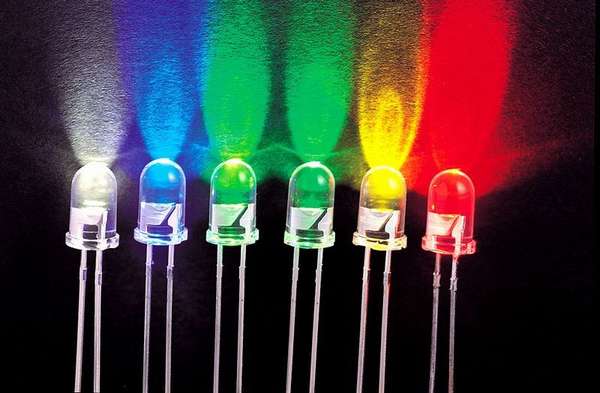 Различные цвета LED-элементов имеют разное падение напряжения
