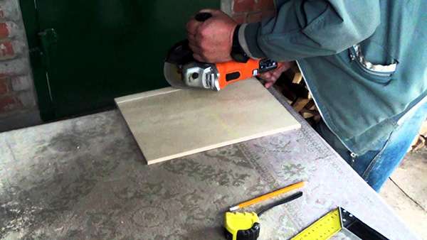 Как резать керамическую плитку: инструкция и меры предосторожности