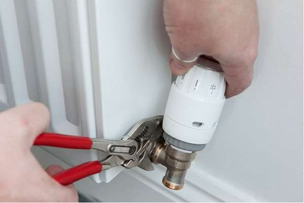 Как выбрать правильный кран (вентиль, клапан) для радиатора отопления и самостоятельного его установить?
